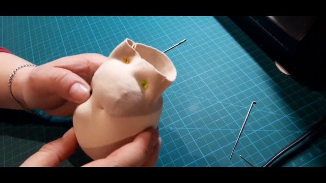 Шьем голову текстильной куклы. Часть 2. Формируем лицо куколки смотреть онлайн