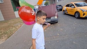 День рождения Карины!Идём в школу поздравлять