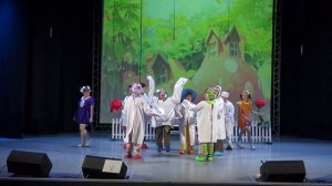 Отрывок из спектакля "Незнайка и Ко". Образцовый детский театр "Экран" г. Артем ПК