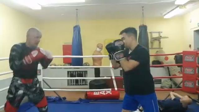 Бокс ? защита для начинающих! Оцени по братски ?? смотреть онлайн