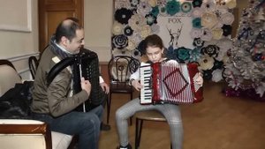 посмотрите как девочка играет ТАРАНТЕЛЛУ на аккордеоне