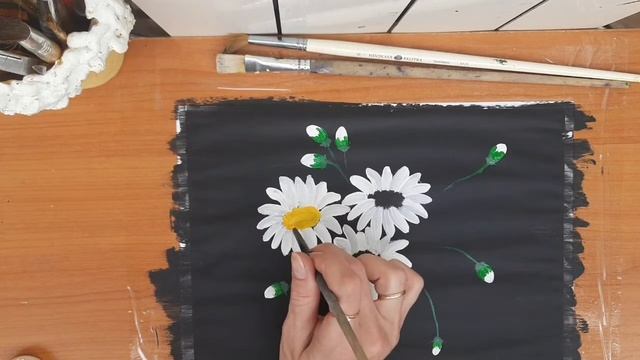 Как нарисовать РОМАШКИ. Стиль народного искусства. Чёрный фон смотреть онлайн