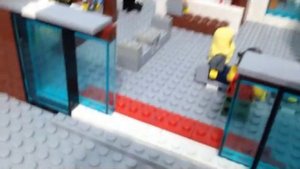 Большой самодельный ресторан из LEGO