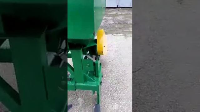 Культиватор для внесения удобрений в садах и виноградниках смотреть онлайн