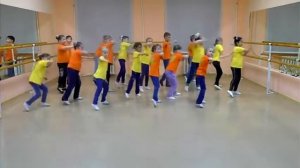 Массовый танец. "Мамам посвящается"