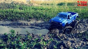 Гусеничный пикап 4x4 на бездорожье грязь песок болото. Тест драйв RC машинки.