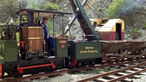 Работа парового экскаватора и узкоколейки