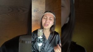 Как спеть известную песню разными голосами?