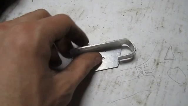 Ремонт кронштейна крепления задней полки Шкода Октавия.