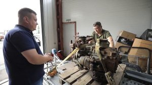 В кабине ГАЗ 53 12. Подножки в помощь.