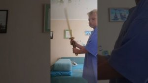 Как научится делать сальто через подушки