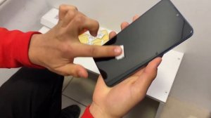 КАК НАКЛЕИТЬ СТЕКЛО НА ЛЮБОЙ СМАРТФОН ОТ POCO ИЛИ XIAOMI!