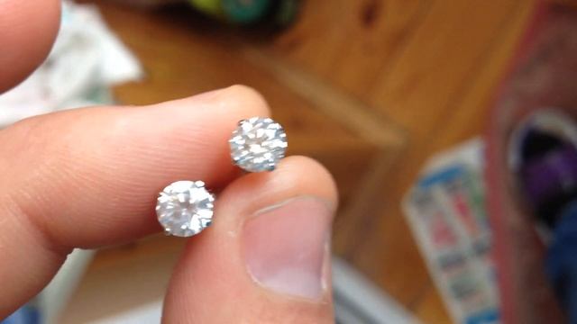 1,4 карата золотые серьги с бриллиантами пуссеты смотреть онлайн