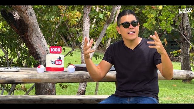 VOCÊ FAZ PARTE DESTA FESTA ABRINDO A CAIXINHA DO YOUTUBE COM A PLACA DOS 100.000 INSCRITOS смотреть онлайн