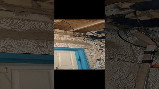 Вырезаем отверстие под коробку для проводов