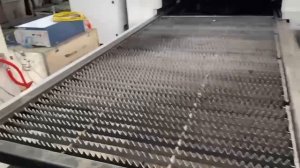 Установка лазерной резки со сменными  столами