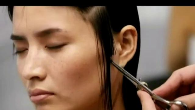 Модный стилист украшает женщину! смотреть онлайн