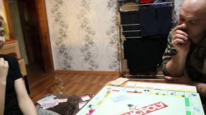 VLOG Январь.МОНОПОЛИЯ))Играем всей семьёй несколько дней в игру!Монополия-интересная игра для всех!