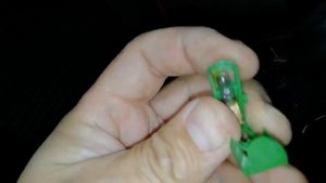 Замена лампы подсветки прикуривателя вольцваген т5 vw T5 multivan(3)