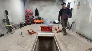 Установка траверсы / Расширение ямы