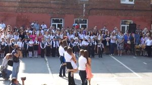 Вальс на 1 сентября(11"Б"класс)