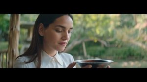 Armani My Way pub avec Adria Arjona