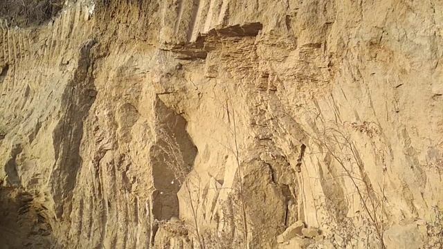 глина шестиметровый утёс со следами селевого потока смотреть онлайн