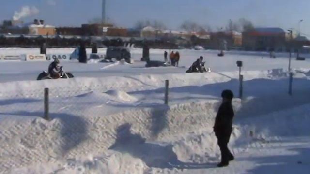 мотогонки на льду Первенство России среди юниоров 12 02 2011г Шадринск 11й заезд смотреть онлайн