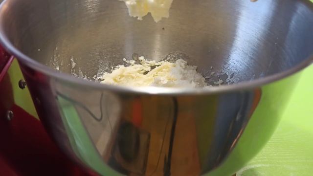 Вкуснейший творожный кекс с сухофруктами за 5 минут + духовка) смотреть онлайн