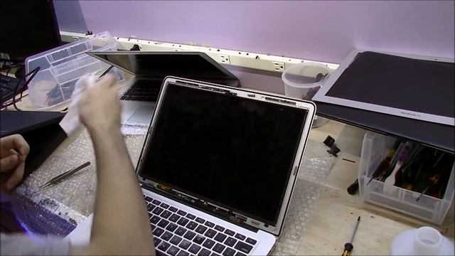"A1369 13 3" Macbook Air LCD Screen Repair step by step howto guide" date:9-1-13 смотреть онлайн