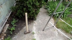 Как выровнять живое дерево метод от Дачного мастера