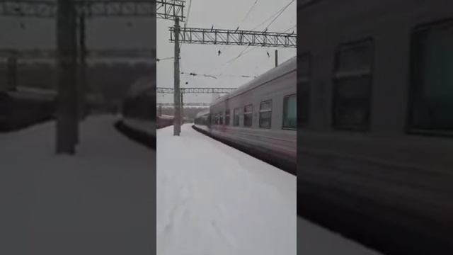 Отправление поезда эп20 с сообщениям Москва-Адлер смотреть онлайн
