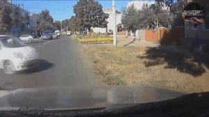 Женщины за рулем -  подборка приколов