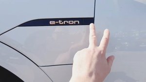 ОБЗОР АУДИ Е - трон. ГЕРМАНИЯ.БАВАРИЯ.AUDI E-tron.