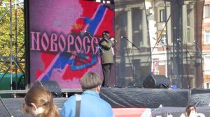 "Спят курганы темные" на концерте 4.10.2014, Донецк