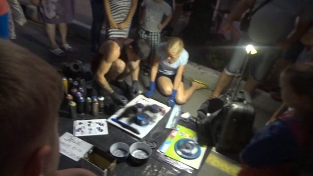 Как заработать вечером в Анапе. Супер картины красками из балончиков. смотреть онлайн