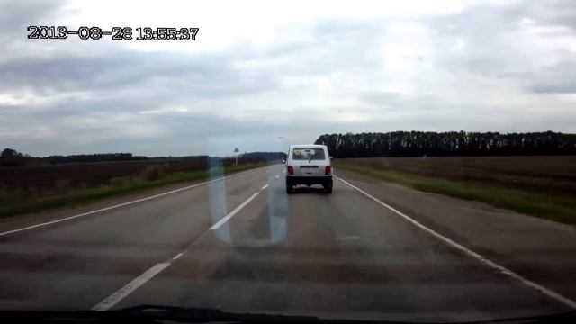 АН-2 навстречу, как будто завис на месте. смотреть онлайн