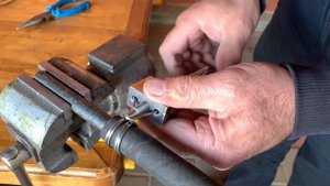 Новый хомутатель с самофиксацией проволоки Выпуск № 10