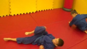 Кувырки. Само страховка. Броски. Ближний бой.mp4