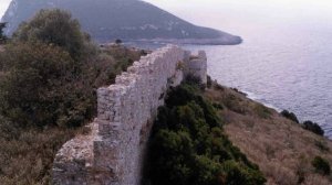 Формирование полисной системы в Древней Греции (рус.) История древнего мира.