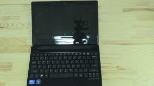 Acer Aspire One 756 Unboxing - Celeron 877 Version