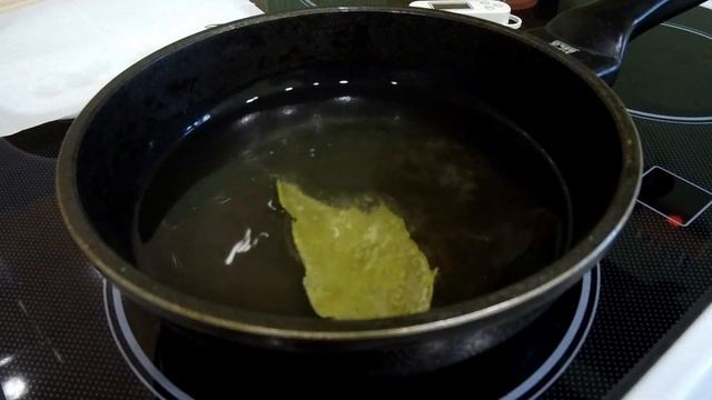 Сырные воздушные чипсы из пармезана.