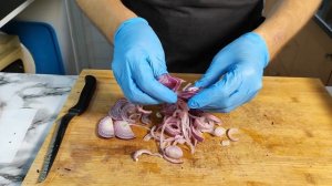 Салат из фиолетовой капусты.