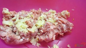 Рулет из свиного фарша