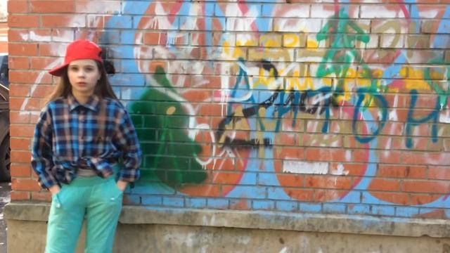 Рая Бородач Маленькая 3))) Смотреть всем !!!! СМЕХ)))Пародия смотреть онлайн