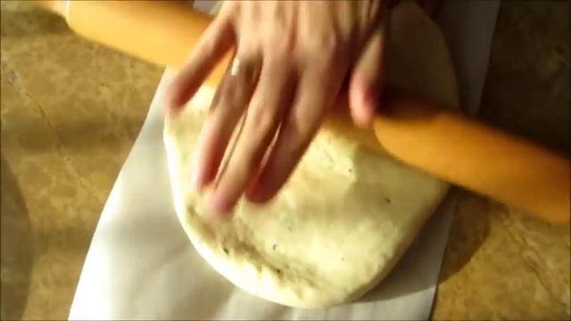 Для этого рецепта берите свои любимые сосиски / Чудо-пирог смотреть онлайн