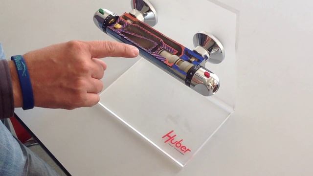 Как смешивает воду термостатический смесителей Huber смотреть онлайн