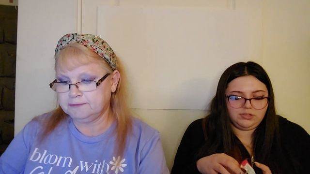 Taste Testing NEW Vegan Snacks! | Vegancuts Snack Box! смотреть онлайн