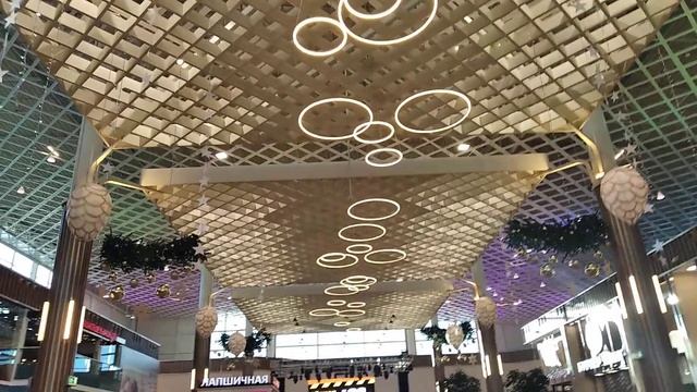 21.11.2022 Красивый новогодний потолок на Фудкорте в Меге смотреть онлайн