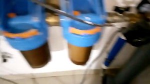Фильтр для умягчения и обезжелезивания воды в одном баллоне